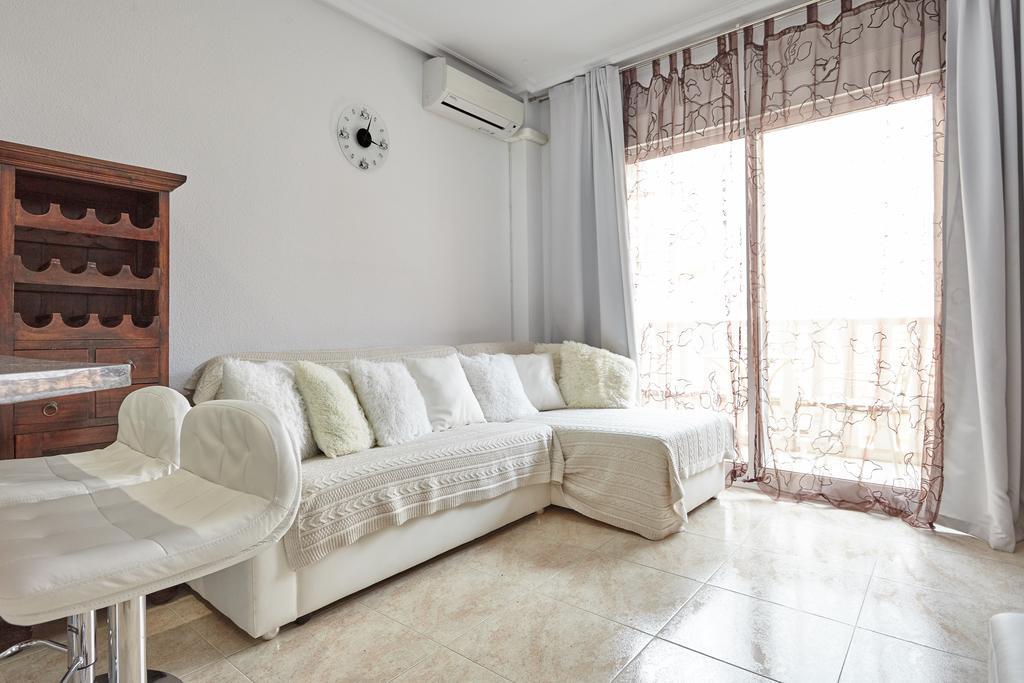 Lenas Apartments Pedro Lorca Торевиеха Екстериор снимка