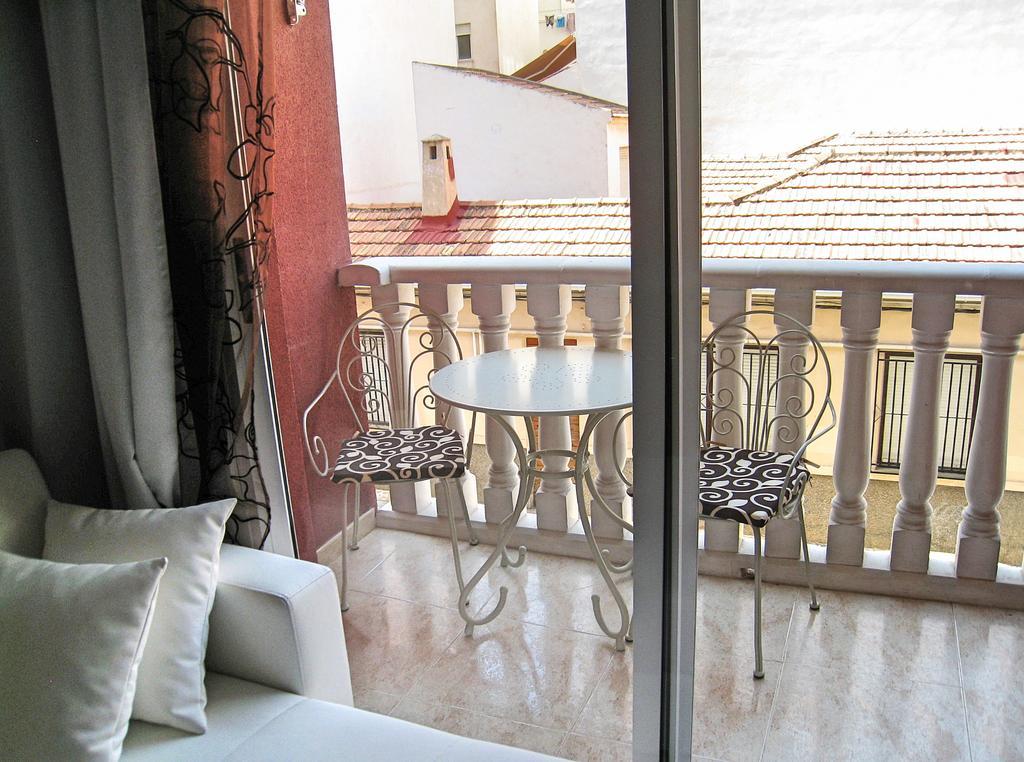 Lenas Apartments Pedro Lorca Торевиеха Екстериор снимка